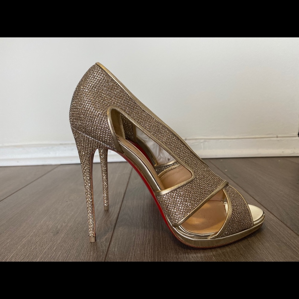 👠 Christian Louboutin heels brand new